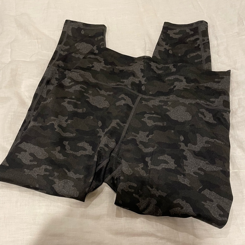 Fabletics Powerhold army pattern leggings